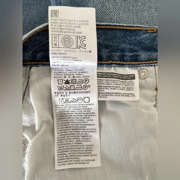 🔥HP🔥 LEVI’S Denim Mini Skirt in Size 27 - Picture 9 of 13